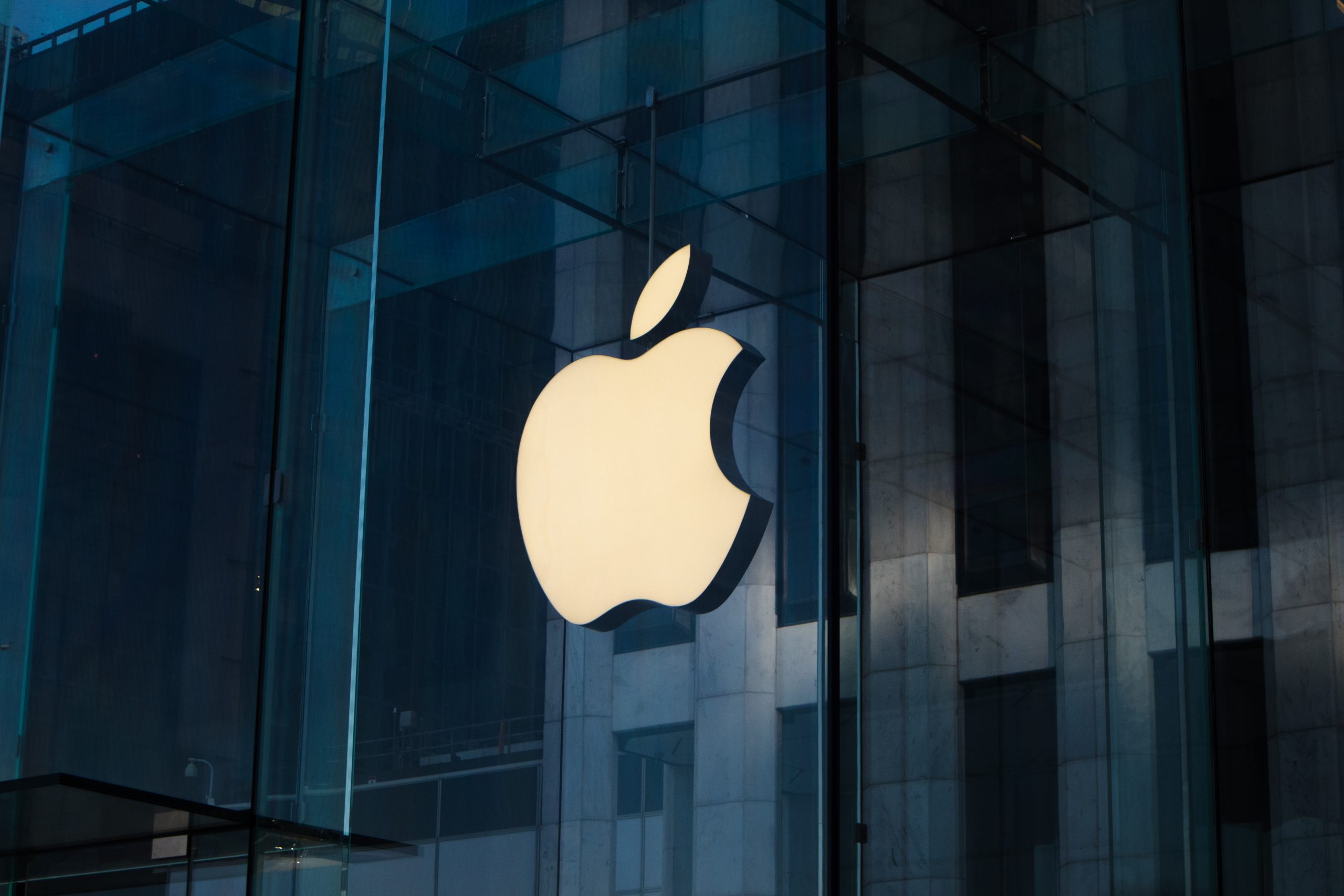 Apple: Επαναφέρει τον λογαριασμό προγραμματιστή της Epic Games