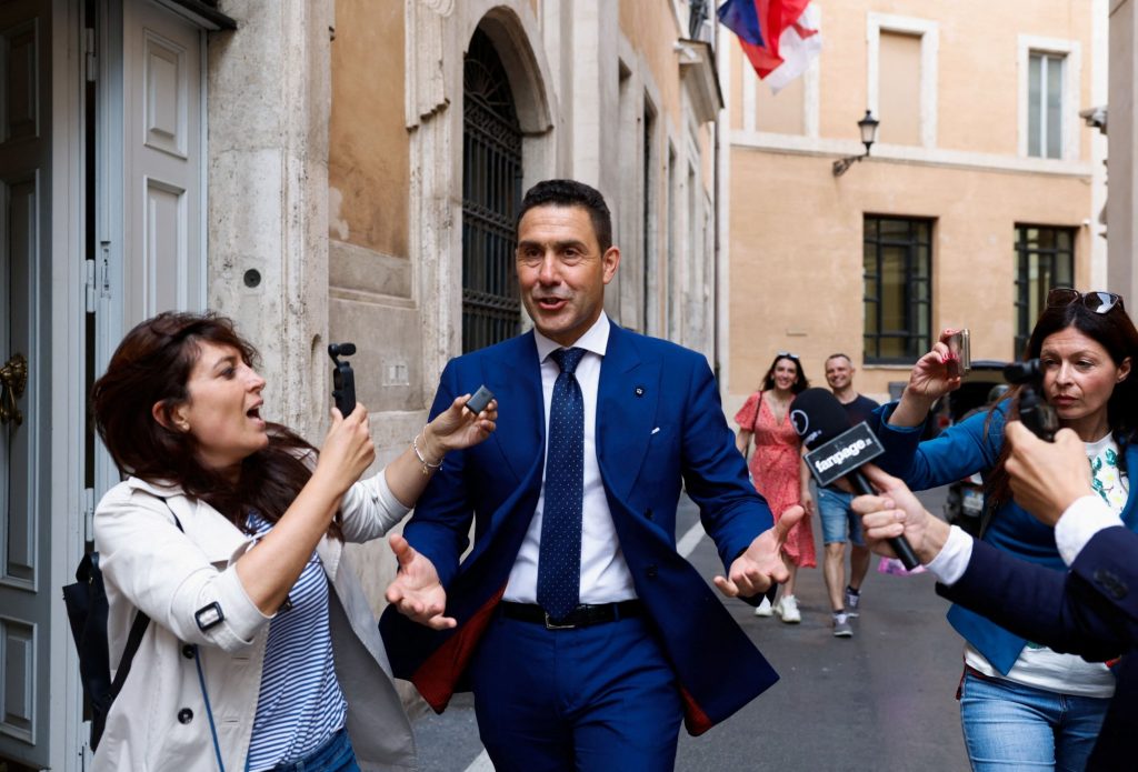 Roberto Vanacci – Da generale, candidato eurodeputato e nuovo “eletto” dell’estrema destra in Italia