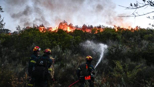 Πυροσβεστική: Δύσκολη παραμένει η κατάσταση στη Χίο, βελτιωμένη εικόνα στην Κω - Νέα φωτιά και 112 στην Κρήτη