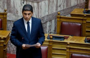 Λευτέρης Αυγενάκης: Τον απέκλεισε από τις συνεδριάσεις της Βουλής ο Κώστας Τασούλας