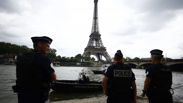 Γαλλία: Τεταμένο το κλίμα ενόψει του β΄γύρου των εκλογών - Στους δρόμους 30.000 αστυνομικοί