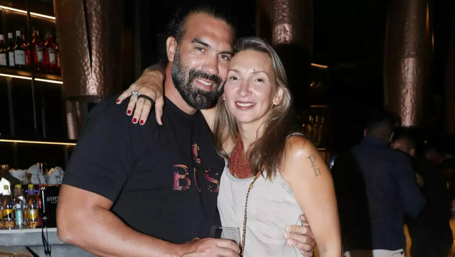 Φανή Χαλκιά: «Ο άντρας μου υπέστη ρήξη ανευρύσματος» – Τι δήλωσε για την έκρηξη στο beach bar του συζύγου της