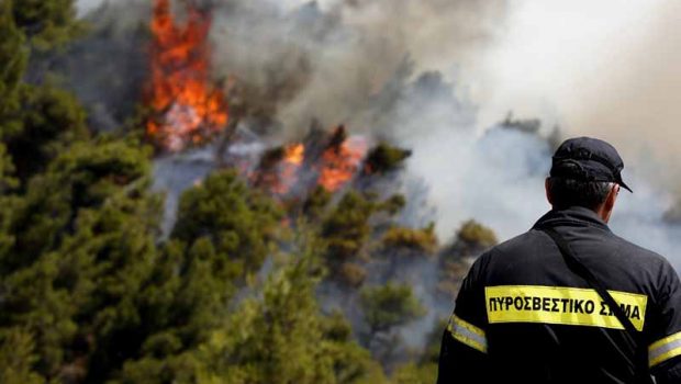 Φωτιά στη Θέρμη Θεσσαλονίκης - Μεγάλη κινητοποίηση της πυροσβεστικής