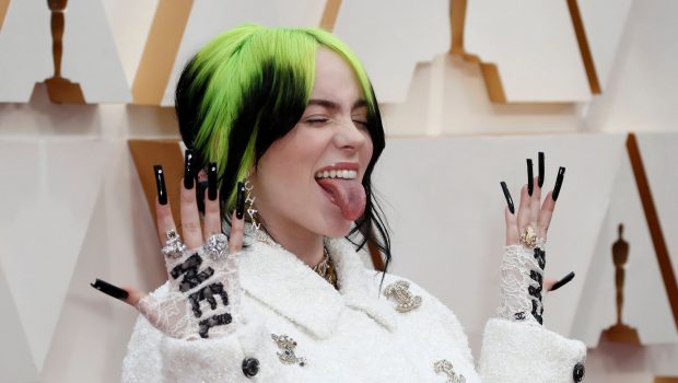 H Billie Eilish και ο αδερφός της στέκονται στο πλευρό της Κάμαλα Χάρις