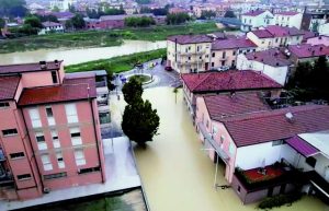 Σε κατάσταση εκτάκτου ανάγκης και η Ιταλία