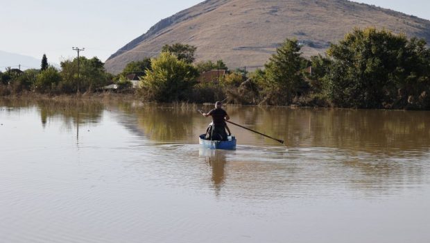 Καρδίτσα: Πέθανε ο ήρωας βαρκάρης που διέσωσε 15 άτομα στην κακοκαιρία Ντάνιελ