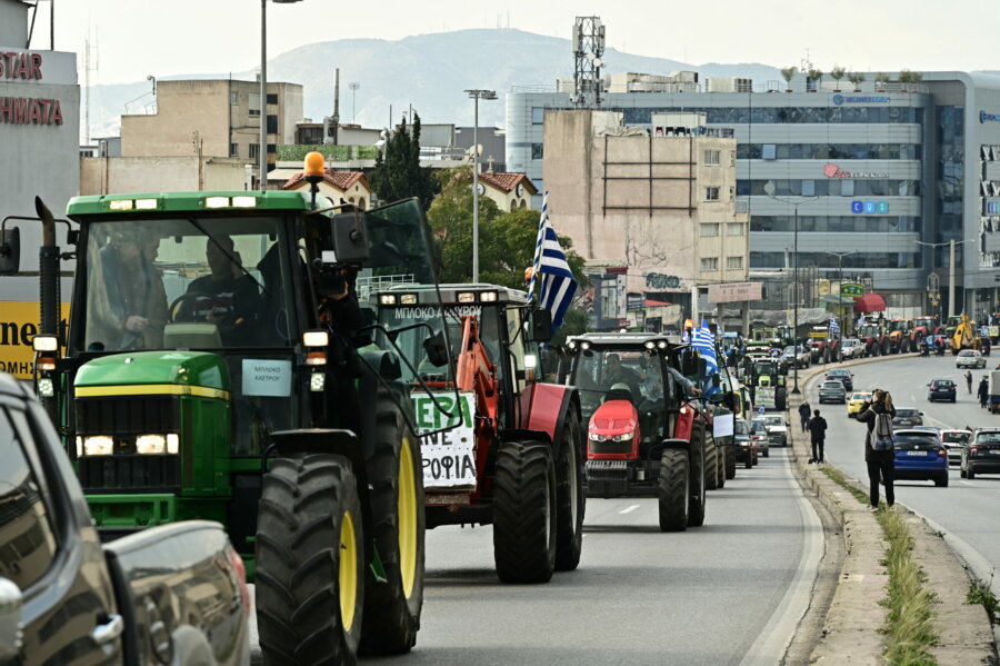 Πανελλαδική Επιτροπή Μπλόκων: Δεν έχουμε καμία σχέση με τον συλληφθέντα αγρότη από τον Αλμυρό