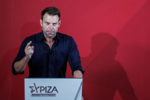 Στέφανος Κασσελάκης: Προαναγγέλλει την υποψηφιότητά του – «Είμαι εδώ»