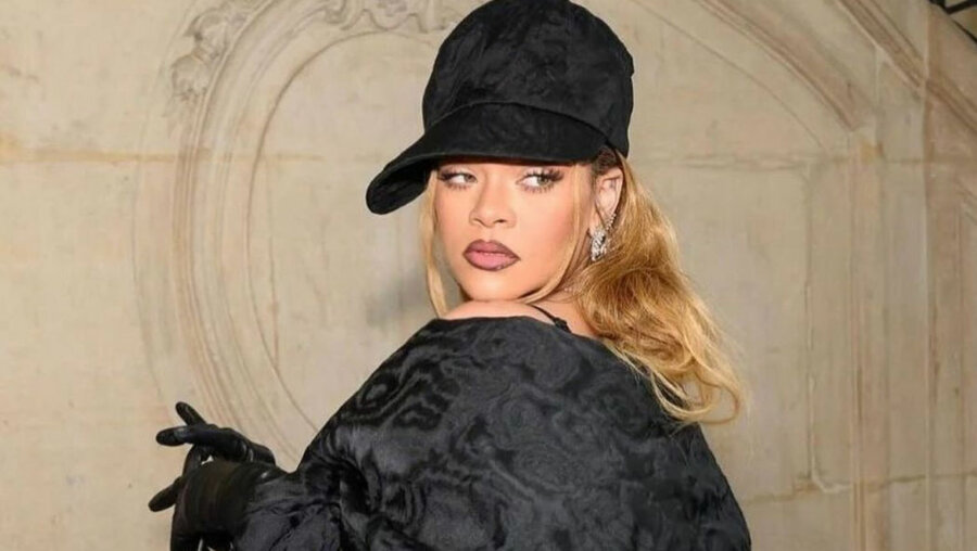 Rihanna: Το μυστικό της makeup artist της για αψεγάδιαστη βάση στο μακιγιάζ