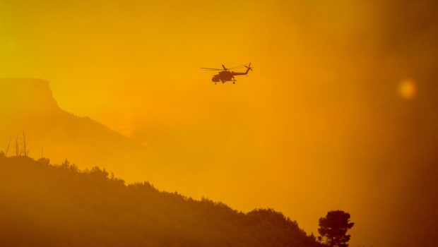 Φωτιά στο Ξυλόκαστρο: Θρήνος για τους δύο νεκρούς εθελοντές - Πατέρας τριών παιδιών ο ένας