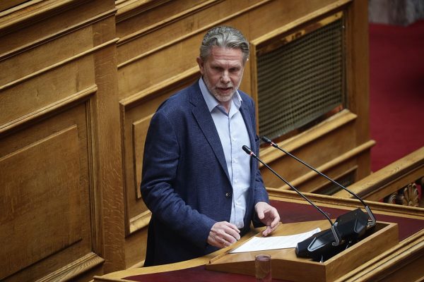 Γερουλάνος: Η υποψηφιότητά μου για την προεδρία του ΠΑΣΟΚ φέρνει στο τραπέζι μια αμφίπλευρη διεύρυνση