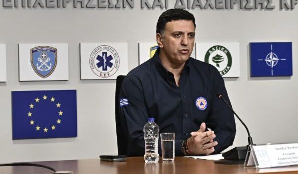 Φωτιά στην Κορινθία: «Πολύ δύσκολη κατάσταση» λέει ο Κικίλιας - Η ΕΕ στέλνει πυροσβεστικά αεροπλάνα