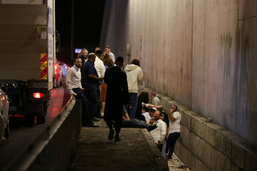 Ισραήλ: Ισραηλινοί αναζητούν καταφύγιο μετά την εκτόξευση πυραύλων από το Ιράν