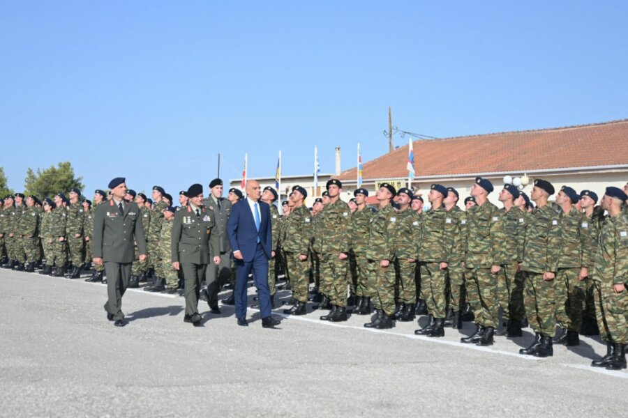 Ν. Δένδιας: Η στρατιωτική θητεία αλλάζει τους επόμενους μήνες - Τι θα γίνει με την εθελοντική στράτευση γυναικών