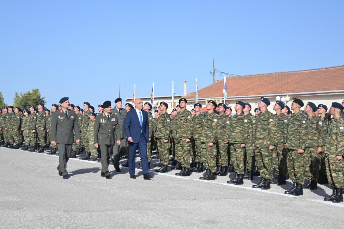 Ν. Δένδιας: Η στρατιωτική θητεία αλλάζει τους επόμενους μήνες - Τι θα γίνει με την εθελοντική στράτευση γυναικών