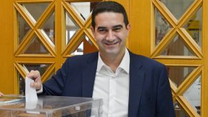 Εκλογές ΠΑΣΟΚ: Ψήφισε στο δημαρχείο του Πύργου ο Μιχάλης Κατρίνης