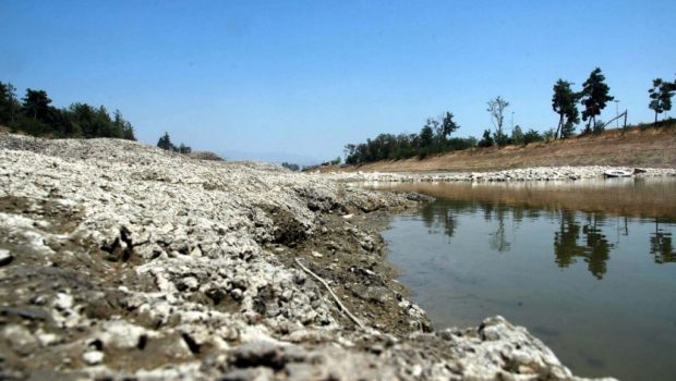 Λειψυδρία: Λιτανείες και δεήσεις για να βρέξει - «Οι άνθρωποι βρίσκονται σε απόγνωση»