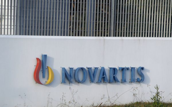 Yπόθεση Novartis: «Σκευωρία» για τον Σιμόπουλο, ερωτηματικά από την Καφαντάρη, τοξικότητα βλέπει ο Παρασύρης