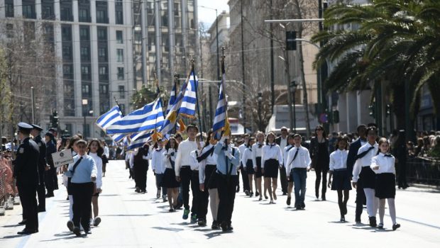 28η Οκτωβρίου: Κυκλοφοριακές ρυθμίσεις για τις μαθητικές παρελάσεις σε Αθήνα και Πειραιά