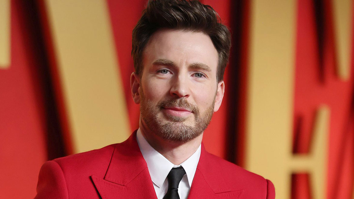 Chris Evans: Βγήκε για ποτό στη Δράμα σε ένα διάλειμμα από τα γυρίσματα της νέας του ταινίας