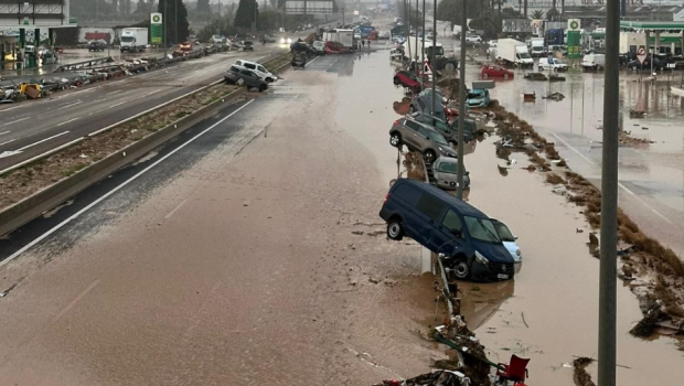 Δίνει 1 εκατ. ευρώ για τους πλημμυροπαθείς της Βαλένθια