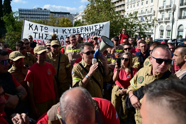 Κάλεσμα ΣΥΡΙΖΑ στην προοδευτική αντιπολίτευση για κοινή νομοθετική πρόταση