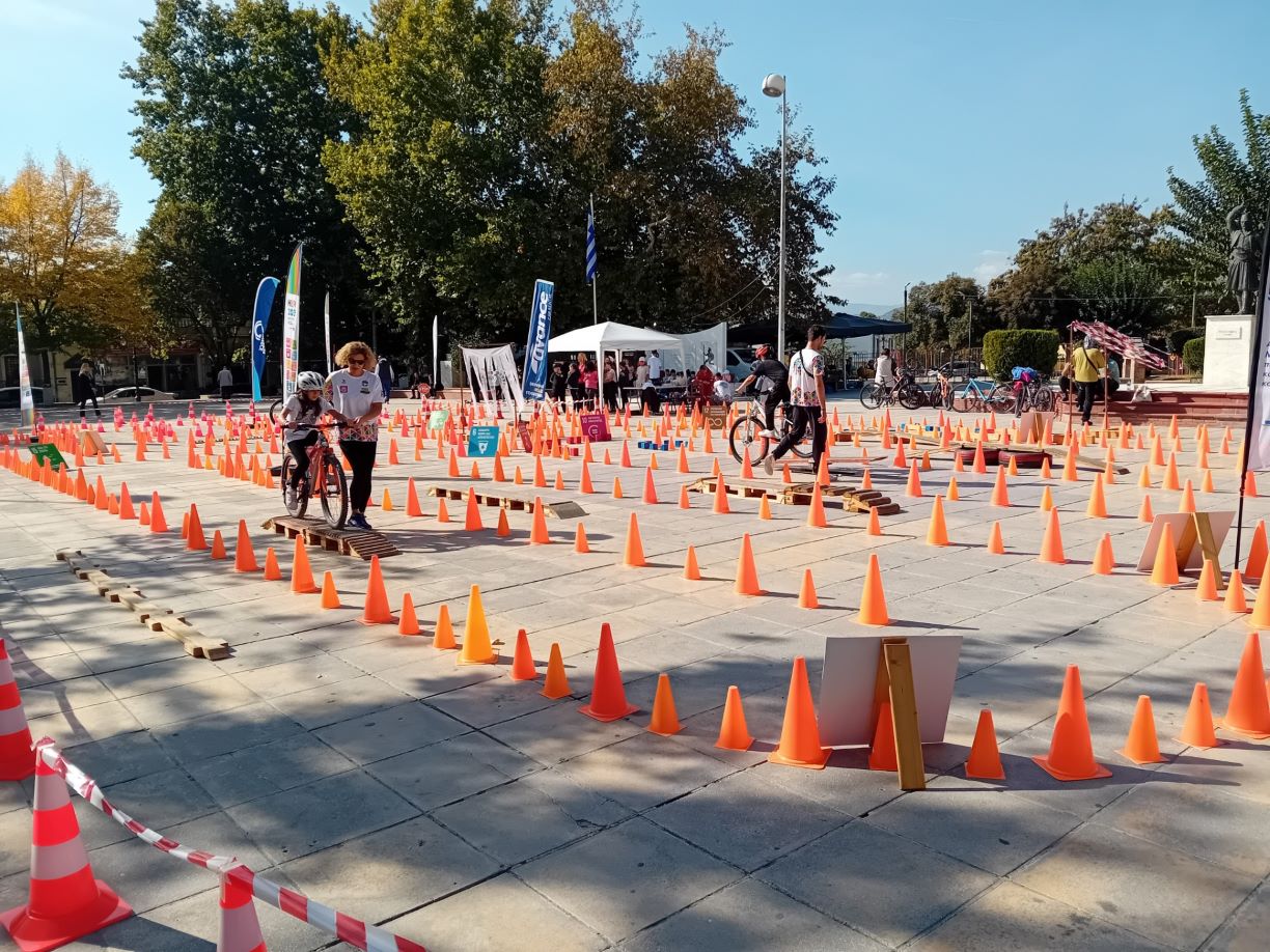 ΕΛΑΣΣΟΝΑ ΠΟΔΗΛΑΤΙΚΗ ΠΙΣΤΑ