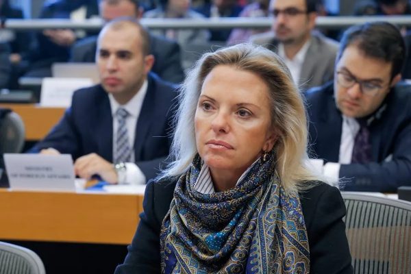 Τέμπη: Η Βόζεμπεργκ κατηγορεί τον Παππά για «πολιτική αλητεία» – Το θέμα είναι η κάλυψη Μητσοτάκη στις αθλιότητες, απαντά ο ΣΥΡΙΖΑ