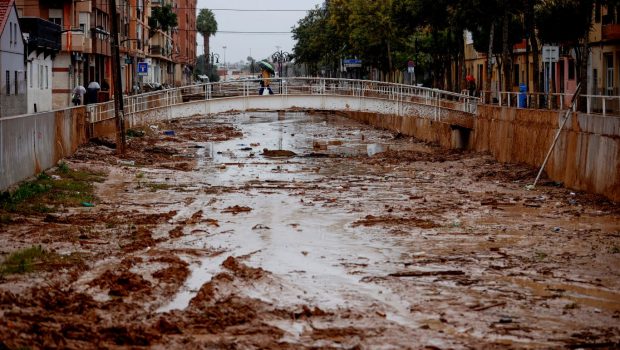 Ισπανία: Δεκάδες διασώσεις και 3.000 εκκενώσεις στη Μάλαγα - Δραματικές σκηνές