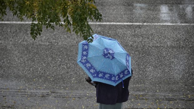 Κακοκαιρία Alexandros: Φέρνει επικίνδυνες βροχές και καταιγίδες - Πού θα χτυπήσει