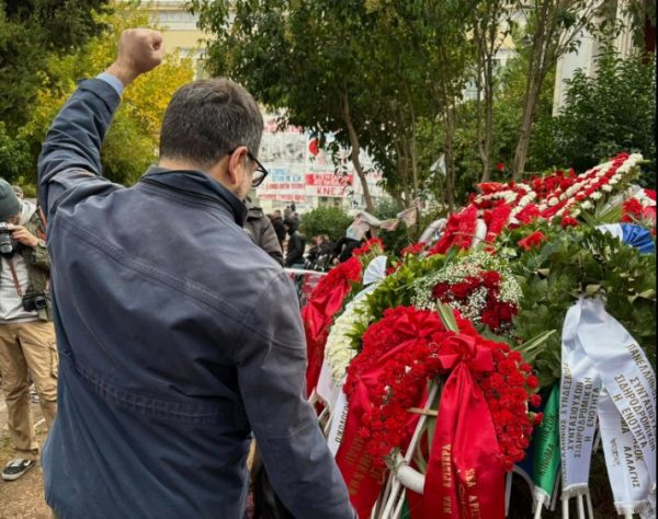 Εικόνα από το Πολυτεχνείο όπου παρευρέθη και ο Νάσος Ηλιόπουλος από τη Νέα Αριστερά