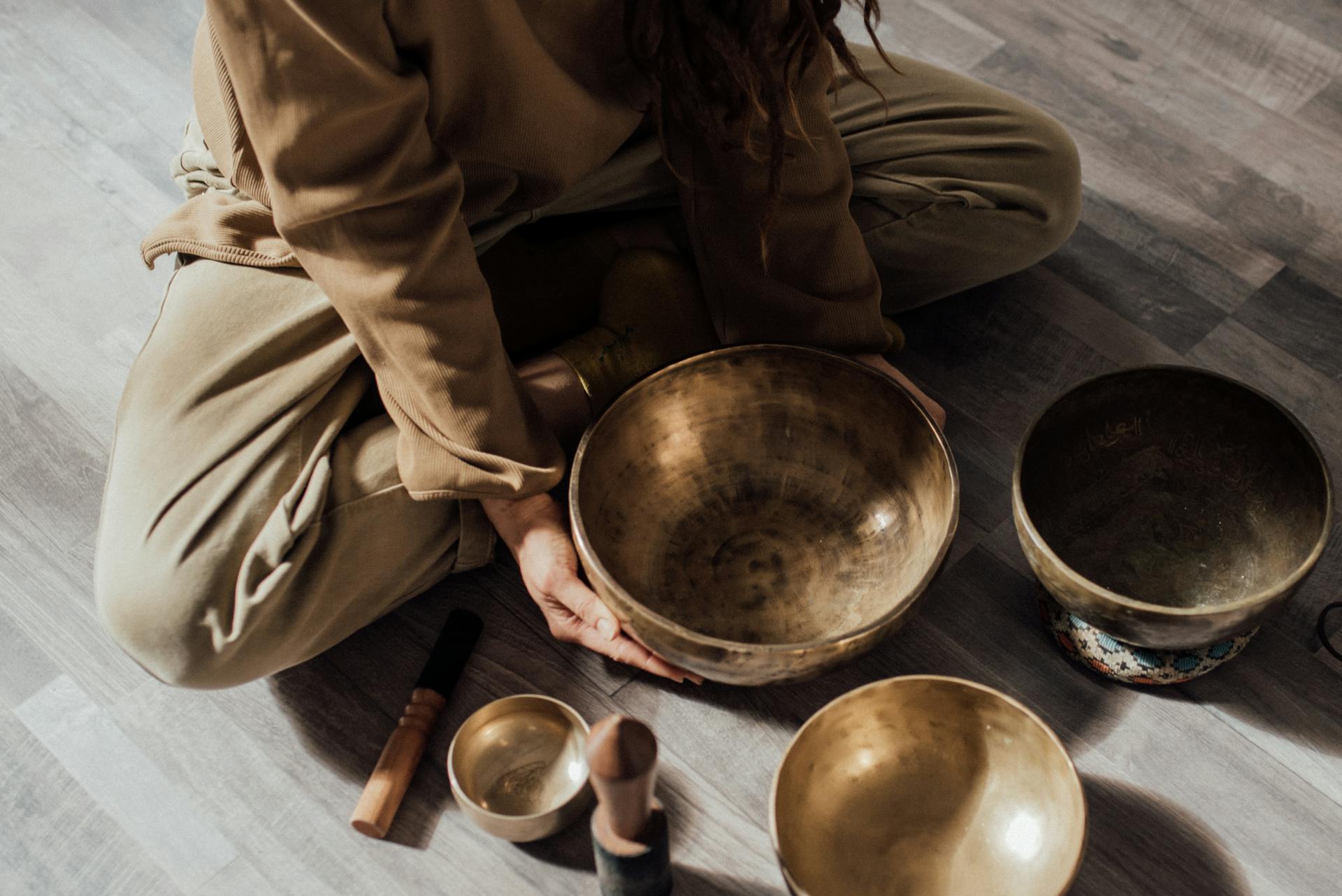 Sound Bath: Τα οφέλη της διαλογιστικής αυτής πρακτικής