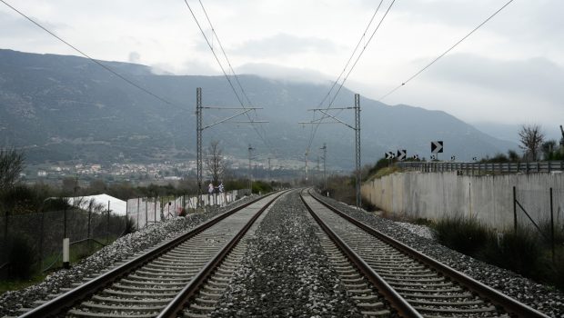 Επιβεβαιώνει και βλέπει τεχνικό λάθος ο ΟΣΕ για την παραλίγο τραγωδία στην Κατερίνη