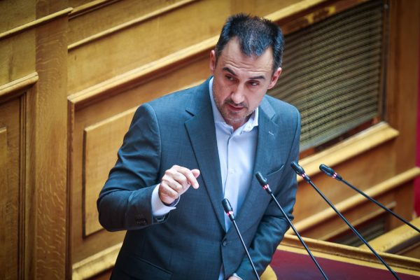 Χαρίτσης σε αριστερά και προοδευτικά κόμματα: Να καταψηφίσουμε τους υπερεξοπλισμούς του Μητσοτάκη