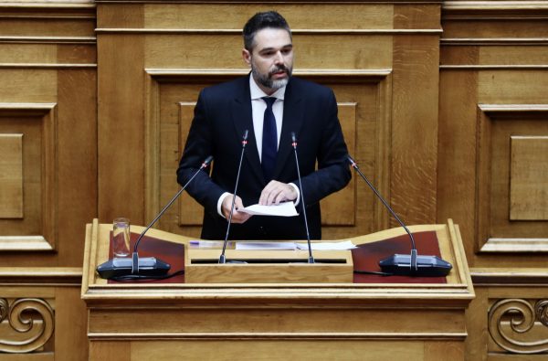 Σαρακιώτης: Έφυγα γιατί δεν μπορούσα να υποκρίνομαι - Παραμένω ανεξάρτητος βουλευτής