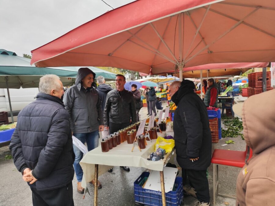 ΚΟΥΡΕΤΑΣ ΤΣΕΤΣΙΛΑΣ ΛΑΙΚΗ