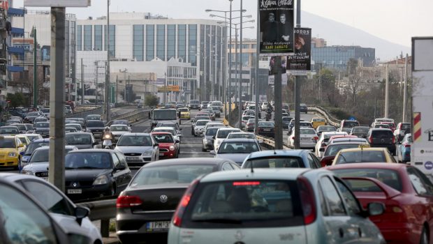 Κίνηση: Μποτιλιάρισμα σε Κηφισό και Κατεχάκη - Μεγάλες καθυστερήσεις στην Αττική Οδό