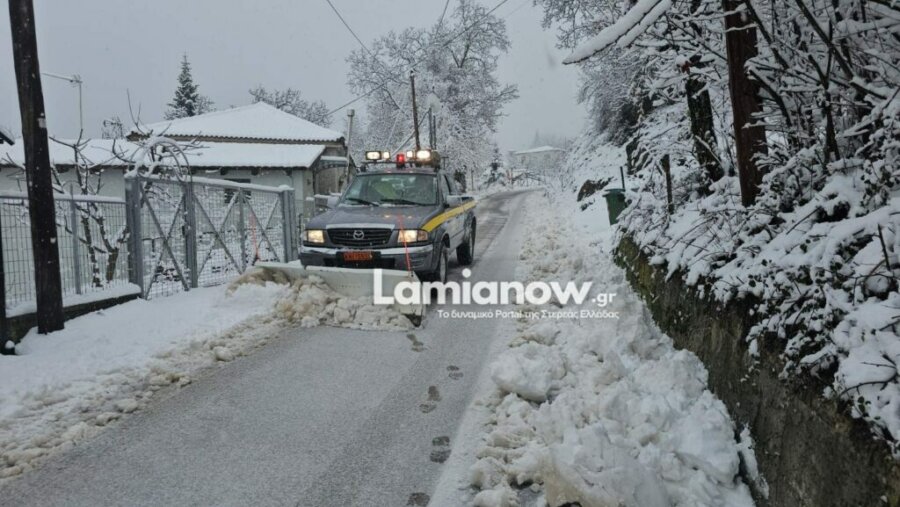 Λαμία: Πυκνό χιόνι στην Οίτη και τα ορεινά χωριά