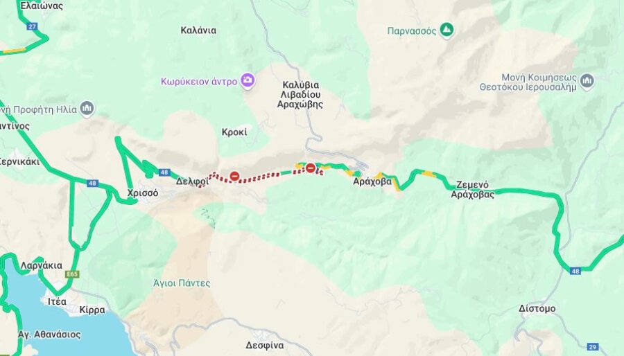 Κακοκαιρία: Οδηγοί κόλλησαν στο χιόνι γιατί δεν είχαν αλυσίδες - Ουρές χιλιομέτρων στην Αράχωβα