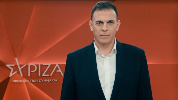 Καραμέρος: Το τελευταίο αυτογκόλ της χρονιάς το έβαλε το ΠΑΣΟΚ – Ελπιδοφόρο το 2025 για τον ΣΥΡΙΖΑ