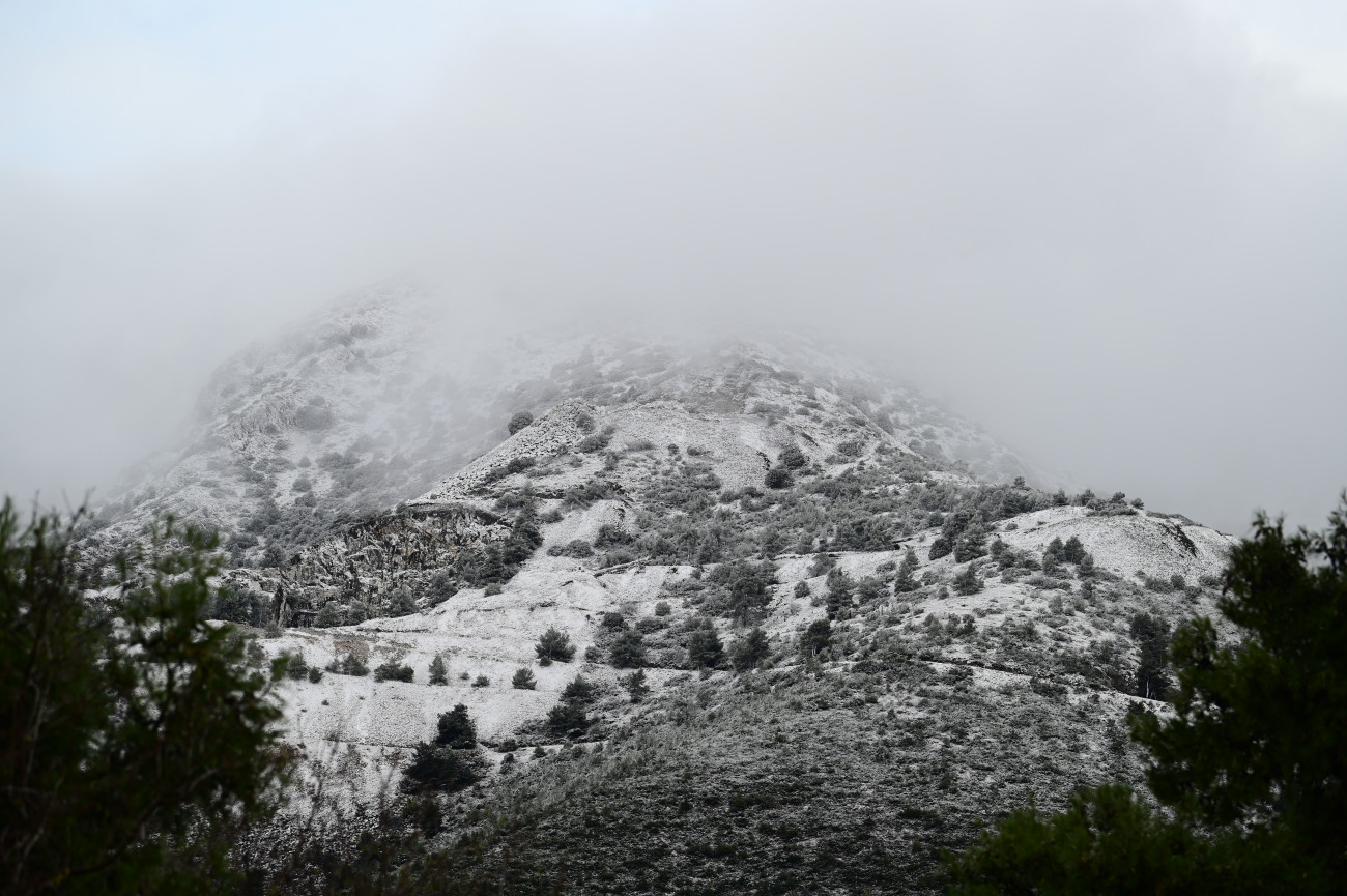 Όταν το χιόνι κάνει τα ελληνικά τοπία να μοιάζουν ονειρικά - Εικόνες που μάγεψαν όλο τον πλανήτη