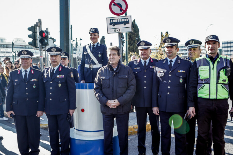 Επέστρεψαν οι τροχονόμοι σε βαρέλι στο Σύνταγμα και τον Λευκό Πύργο