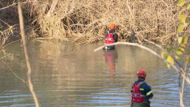 Ψάχνουν ένα στοιχείο για τον 39χρονο Βασίλη στα λασπόνερα του Πηνειού - Το μυστήριο με το κινητό του τηλέφωνο