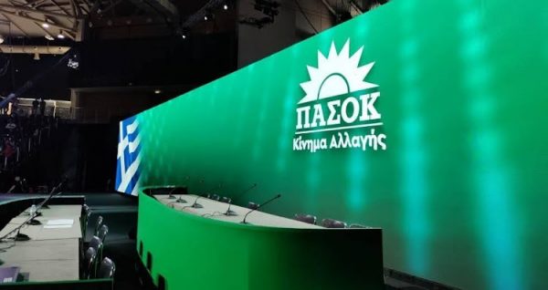 Η υπεράσπιση του Σημίτη απ’ τη ΝΔ, γκρίνια στο ΠΑΣΟΚ που είναι αλλού