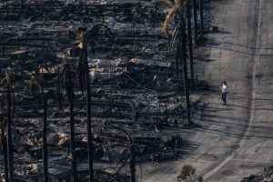 Λος Άντζελες: Γιατί είναι δύσκολο να ελεγχθούν οι φωτιές