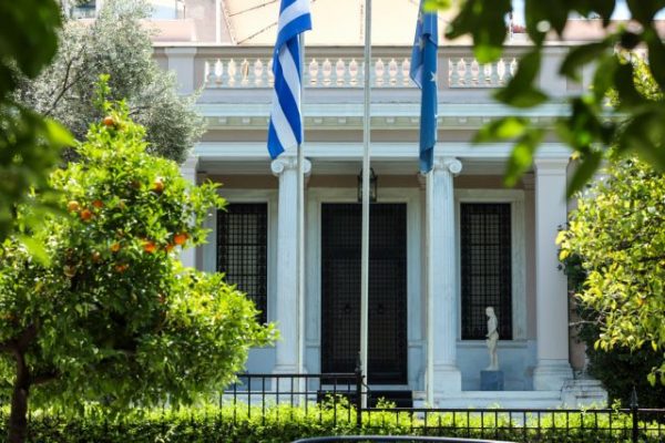 Οι τελευταίες «ζαριές» πριν τις ανακοινώσεις για την Προεδρία της Δημοκρατίας