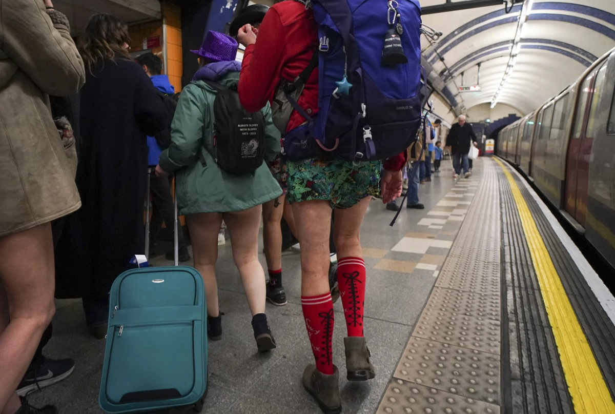 no trousers tube day