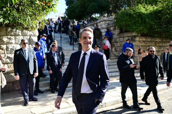 Δημοσκόπηση: Ο Κυριάκος Μητσοτάκης κερδίζει τον «Κανέναν» και παίρνει δημοσκοπική ανάσα