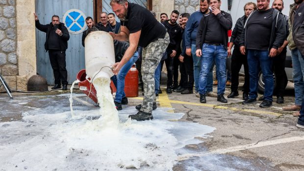 Κρήτη: Σε εξέλιξη το παγκρήτιο αγροτικό συλλαλητήριο - Τα αιτήματα των αγροτών