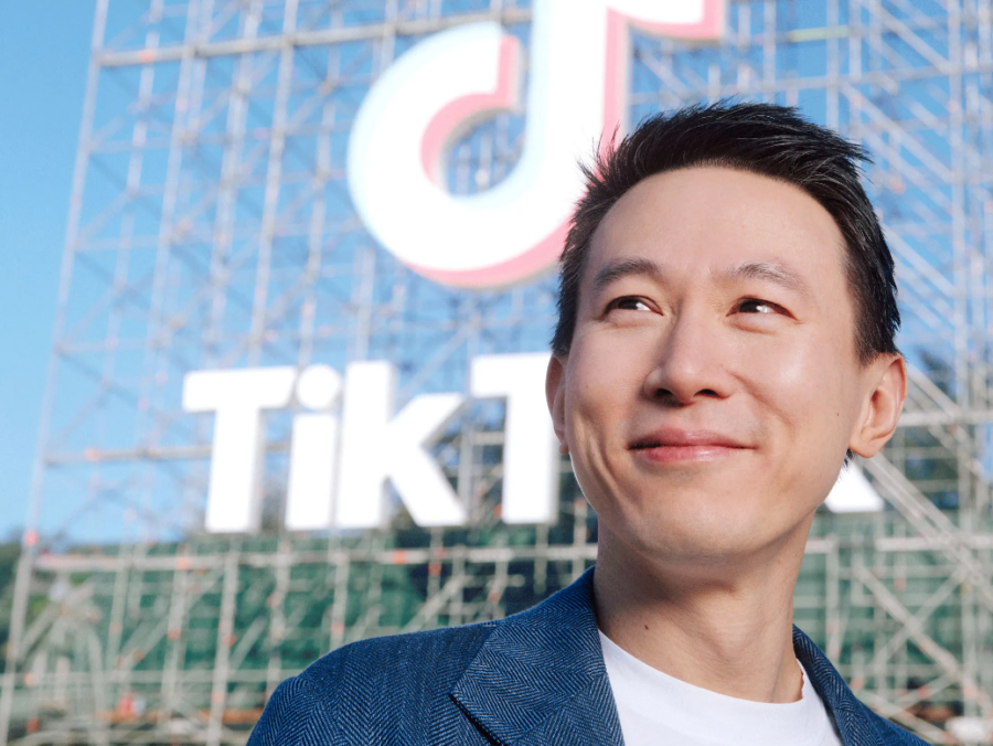 TikTok: Η απάντηση του CEO της εταιρείας στην απόφαση του αμερικανικού δικαστηρίου